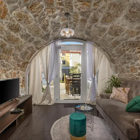 Apartments Mikulin Family Punat Exterior photo