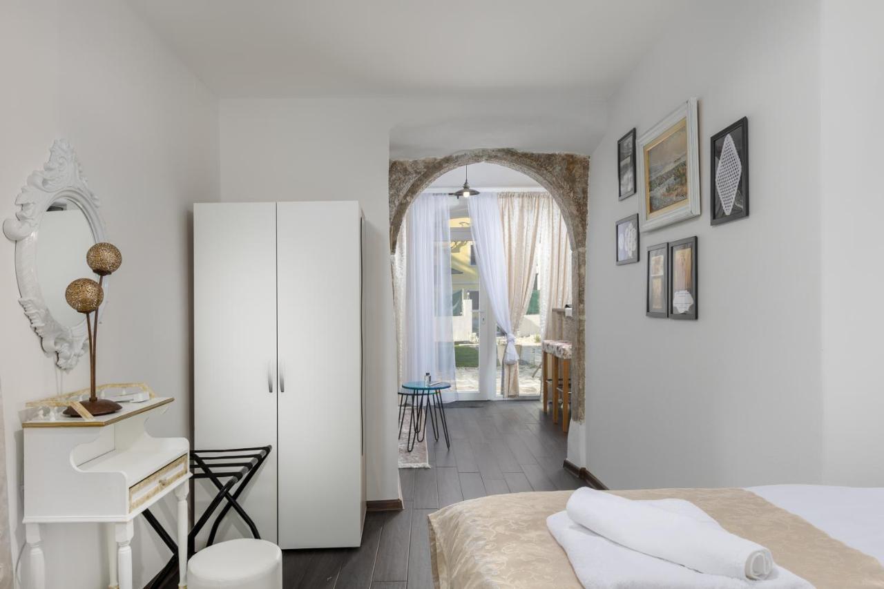 Mikulin Family Apartman *
