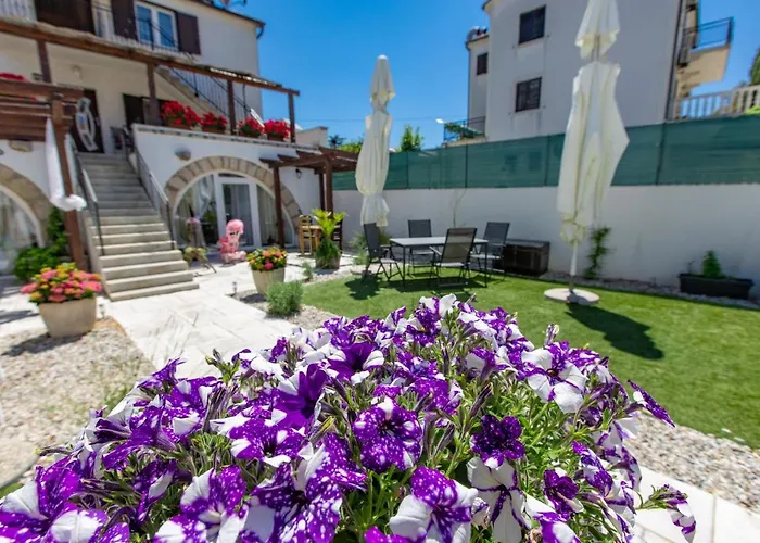 Apartments Mikulin Family